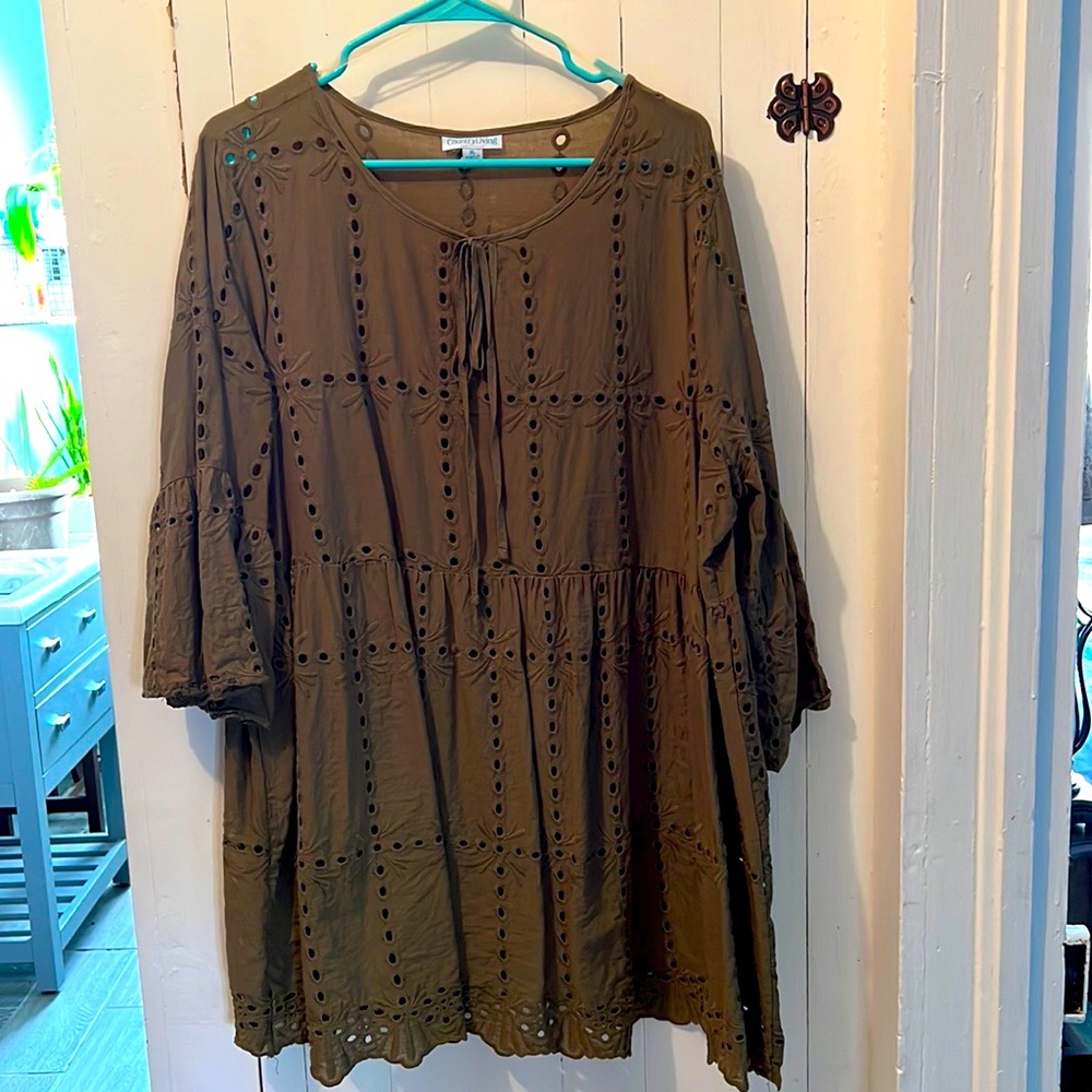 Country living olive green eyelet three-quarter, inch length sleeve top Size XL